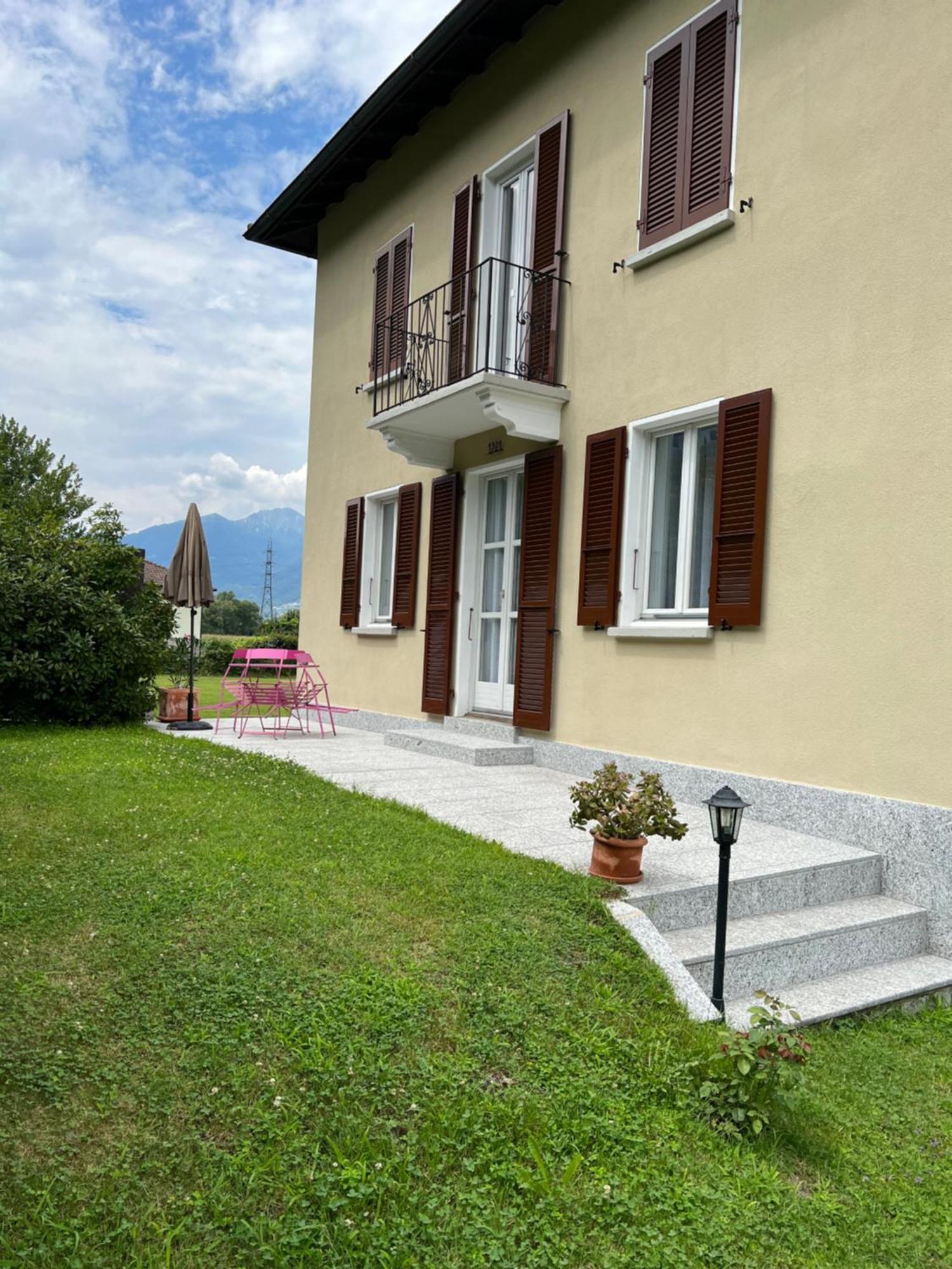 Casa Romana Gambarogno Exteriör bild